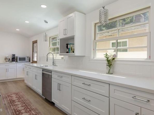 12822 Erwin Street, North Hollywood (los Angeles) CA 91606