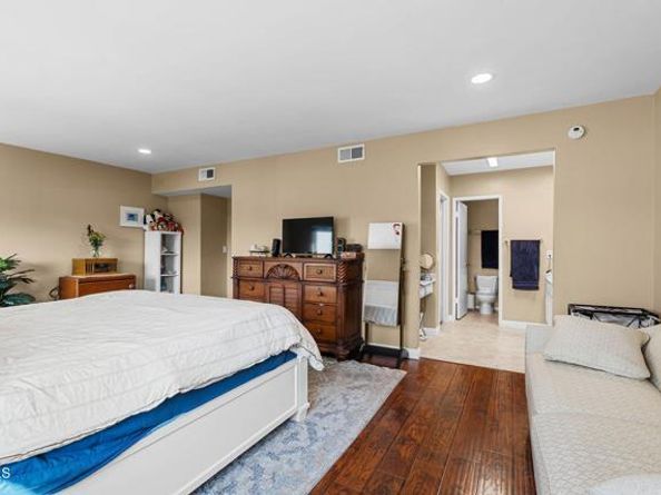 18360 Collins Street L, Tarzana (los Angeles) CA 91356