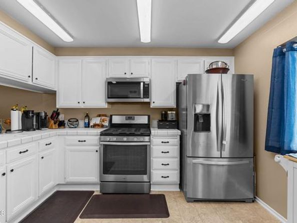 18360 Collins Street L, Tarzana (los Angeles) CA 91356