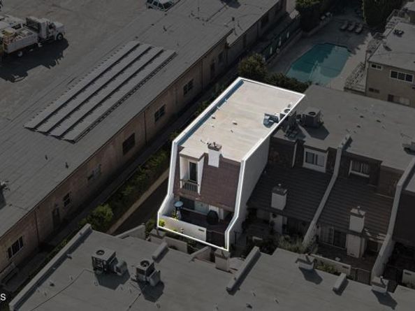 18360 Collins Street L, Tarzana (los Angeles) CA 91356