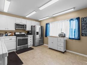 18360 Collins Street L, Tarzana (los Angeles) CA 91356