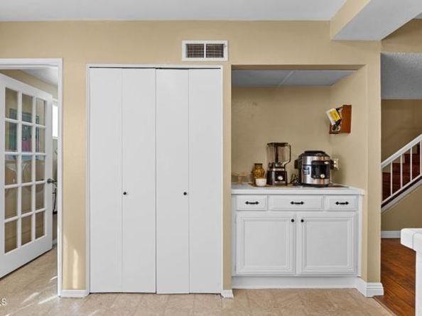 18360 Collins Street L, Tarzana (los Angeles) CA 91356