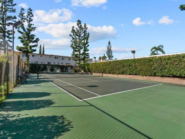 18360 Collins Street L, Tarzana (los Angeles) CA 91356