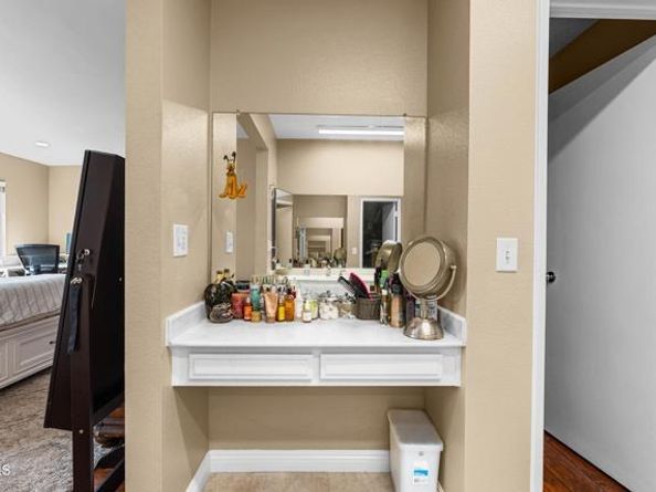 18360 Collins Street L, Tarzana (los Angeles) CA 91356