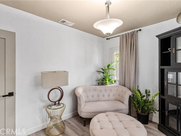 355 S 3rd Avenue, Upland CA 91786