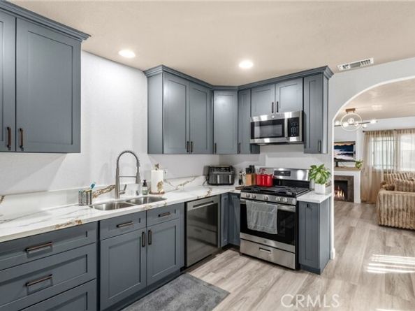 355 S 3rd Avenue, Upland CA 91786