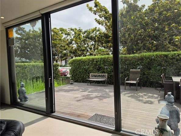 9 Temple, Long Beach CA 90803