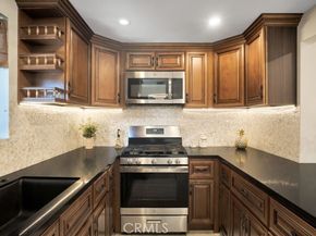 9635 Sepulveda Boulevard 1, North Hills (los Angeles) CA 91343