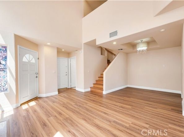 19017 Gault Street 103, Reseda (los Angeles) CA 91335