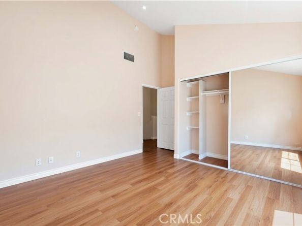 19017 Gault Street 103, Reseda (los Angeles) CA 91335