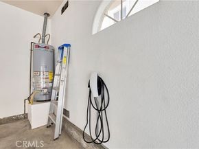 19017 Gault Street 103, Reseda (los Angeles) CA 91335