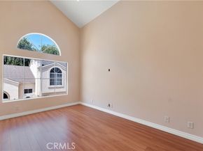 19017 Gault Street 103, Reseda (los Angeles) CA 91335