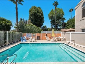19017 Gault Street 103, Reseda (los Angeles) CA 91335