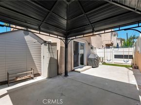 19017 Gault Street 103, Reseda (los Angeles) CA 91335
