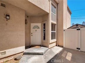 19017 Gault Street 103, Reseda (los Angeles) CA 91335