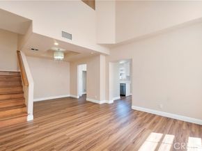 19017 Gault Street 103, Reseda (los Angeles) CA 91335