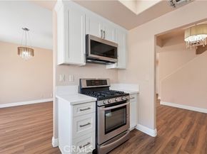19017 Gault Street 103, Reseda (los Angeles) CA 91335