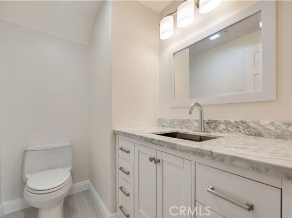 19017 Gault Street 103, Reseda (los Angeles) CA 91335