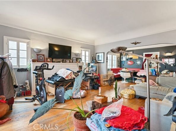 1309 N Edgemont, Los Angeles CA 90027