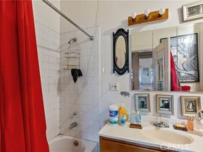 1309 N Edgemont, Los Angeles CA 90027