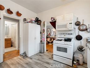 1309 N Edgemont, Los Angeles CA 90027