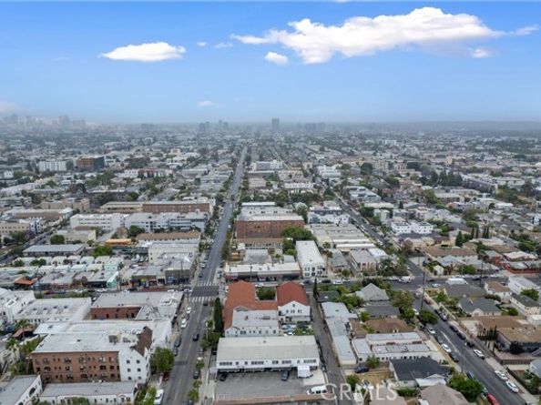 1309 N Edgemont, Los Angeles CA 90027