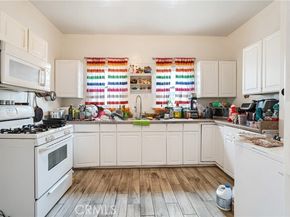 1309 N Edgemont, Los Angeles CA 90027