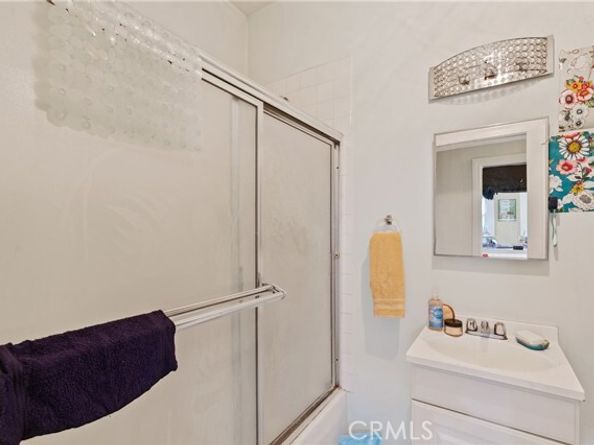 1309 N Edgemont, Los Angeles CA 90027