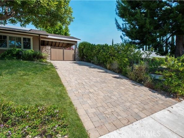 16426 Knollwood Drive, Granada Hills (los Angeles) CA 91344