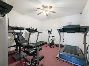 19545 Sherman Way 97, Reseda (los Angeles) CA 91335