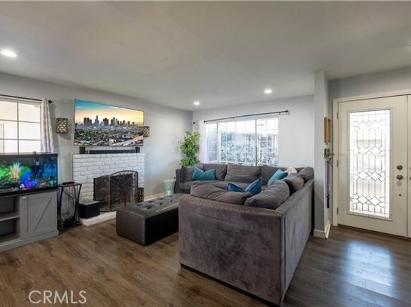 12542 Glamis St., Pacoima (los Angeles) CA 91331
