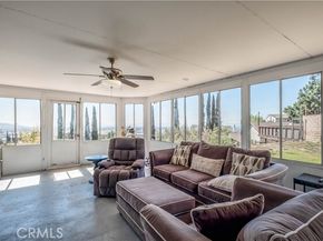 12542 Glamis St., Pacoima (los Angeles) CA 91331