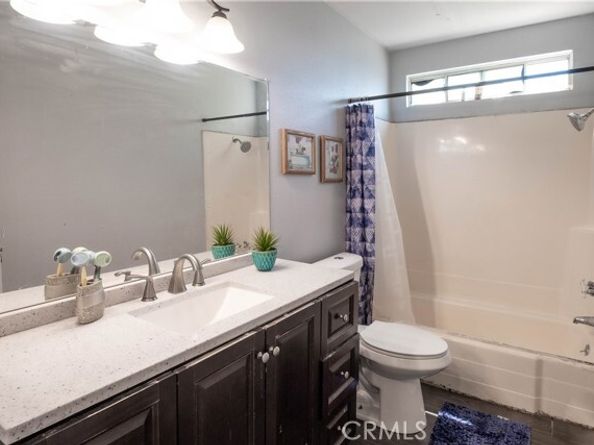 12542 Glamis St., Pacoima (los Angeles) CA 91331