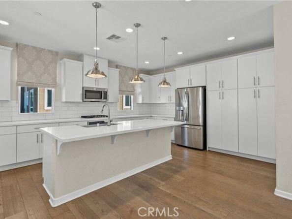14729 Sherman Way, Van Nuys (los Angeles) CA 91405