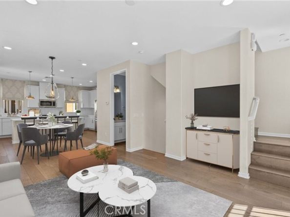 14729 Sherman Way, Van Nuys (los Angeles) CA 91405