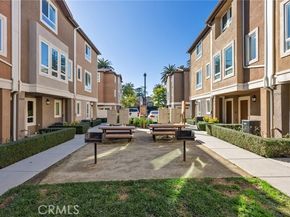 14729 Sherman Way, Van Nuys (los Angeles) CA 91405
