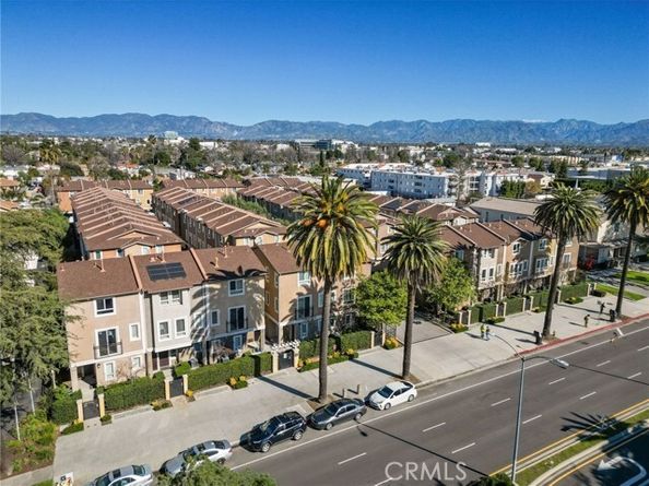 14729 Sherman Way, Van Nuys (los Angeles) CA 91405