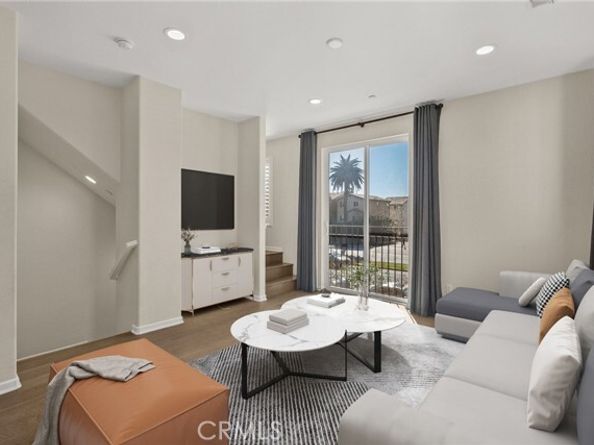 14729 Sherman Way, Van Nuys (los Angeles) CA 91405
