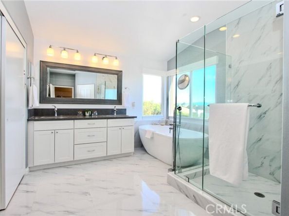 5928 Vista De La Luz, Woodland Hills (los Angeles) CA 91367