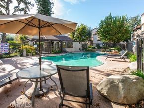 5711 Owensmouth 107, Woodland Hills (los Angeles) CA 91367