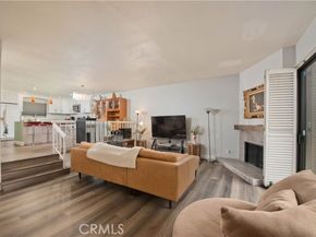 5711 Owensmouth 107, Woodland Hills (los Angeles) CA 91367