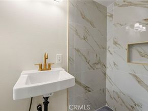 8028 Coldwater Canyon Avenue, North Hollywood (los Angeles) CA 91605