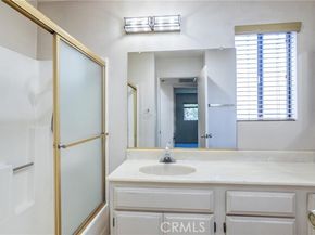 13203 Vanowen Street 8, North Hollywood (los Angeles) CA 91605