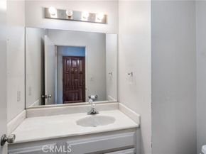 13203 Vanowen Street 8, North Hollywood (los Angeles) CA 91605