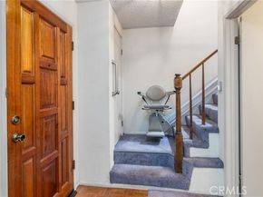 13203 Vanowen Street 8, North Hollywood (los Angeles) CA 91605