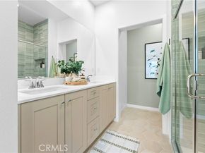 9423 N Sepulveda Blvd. 3, North Hills (los Angeles) CA 91343