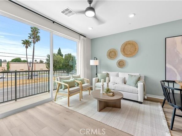 9423 N Sepulveda Blvd. 3, North Hills (los Angeles) CA 91343