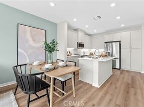 9423 N Sepulveda Blvd. 3, North Hills (los Angeles) CA 91343