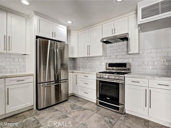 7924 Woodman Avenue 22, Panorama City (los Angeles) CA 91402