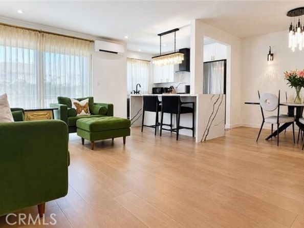 1233 N Laurel 211, West Hollywood CA 90046